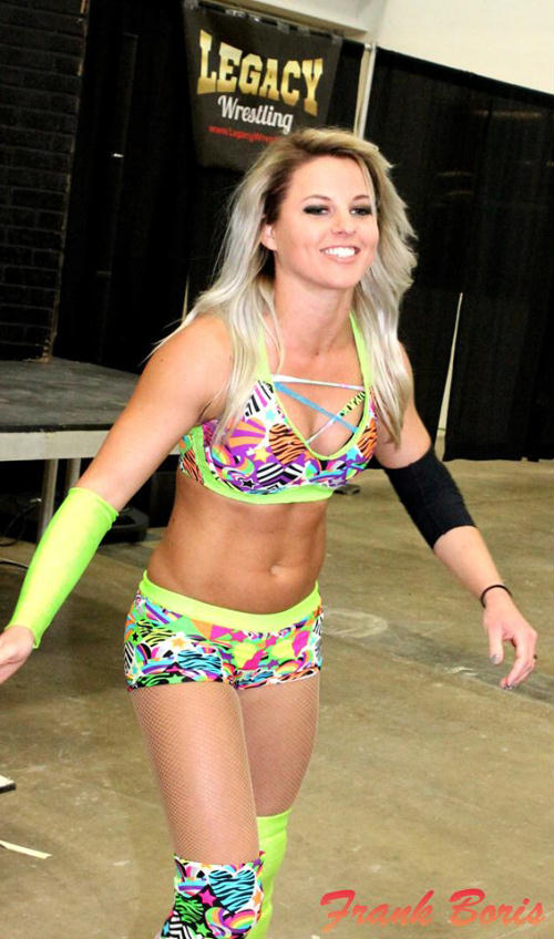 Candice LeRae 051916